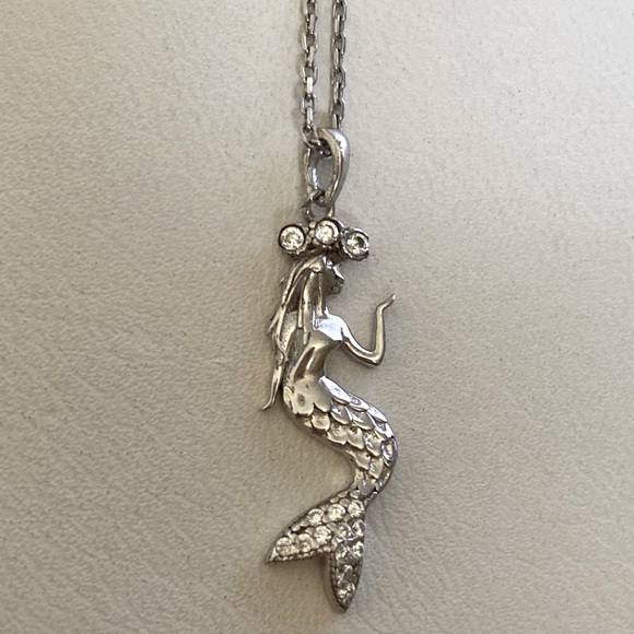 COMING SOON❣️Mermaid crown silver cz  necklace - Picture 4 of 4